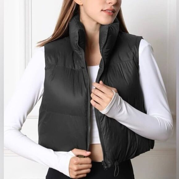 NWT Cropped Puffer Vest, Black, small, front pockets - Picture 3 of 10